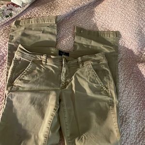 American Eagle woman’s kakis.